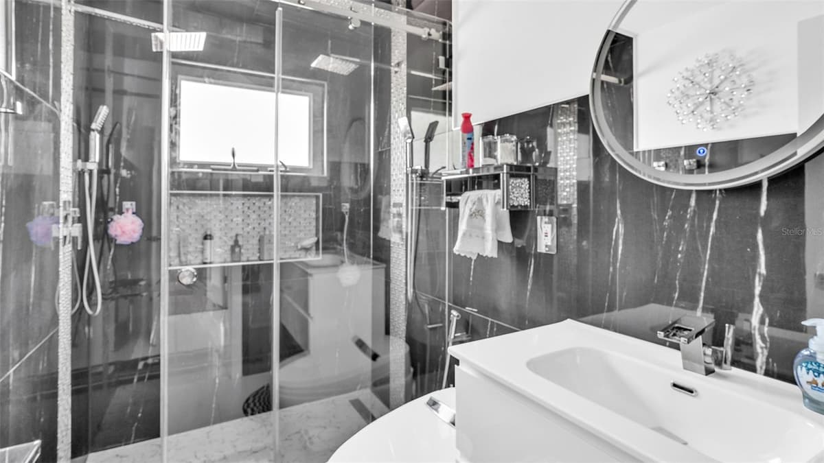 8301 LOPEZ DRIVE — photo 19 of 63