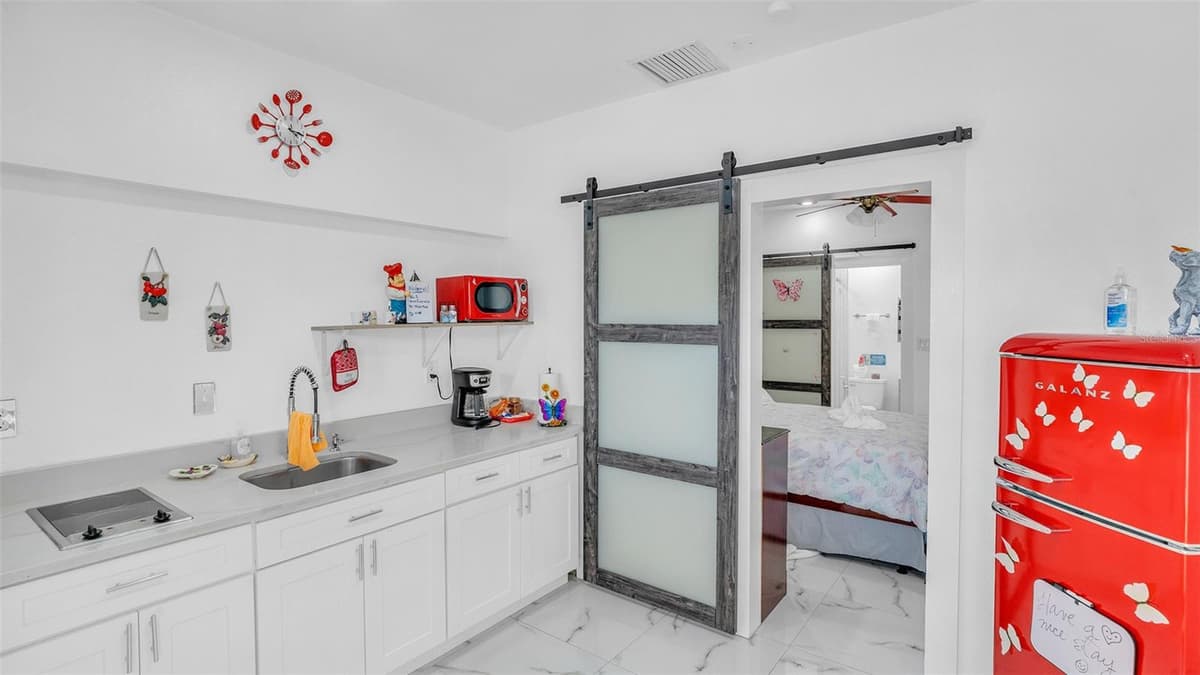 8301 LOPEZ DRIVE — photo 21 of 63