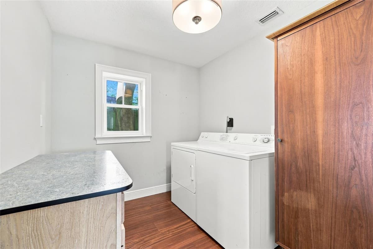 1431 PALM AVENUE — photo 25 of 38