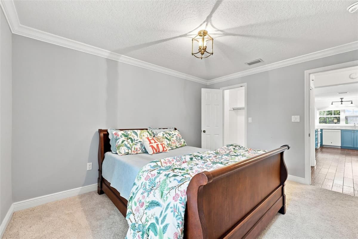 1431 PALM AVENUE — photo 18 of 38