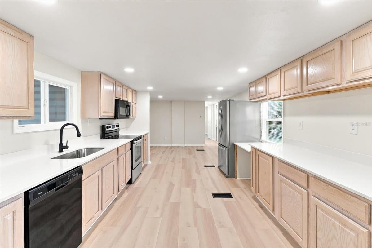 16137 LAUDERDALE STREET — photo 20 of 45