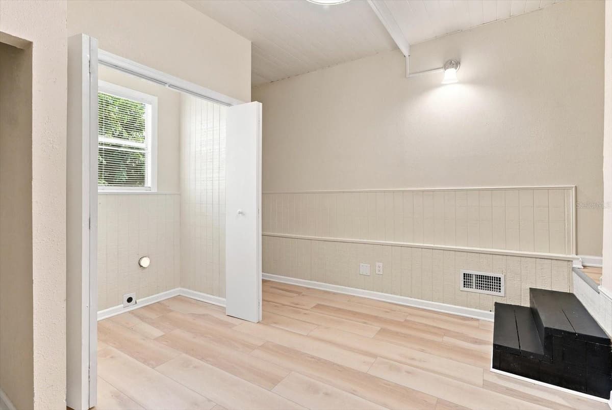 16137 LAUDERDALE STREET — photo 32 of 45