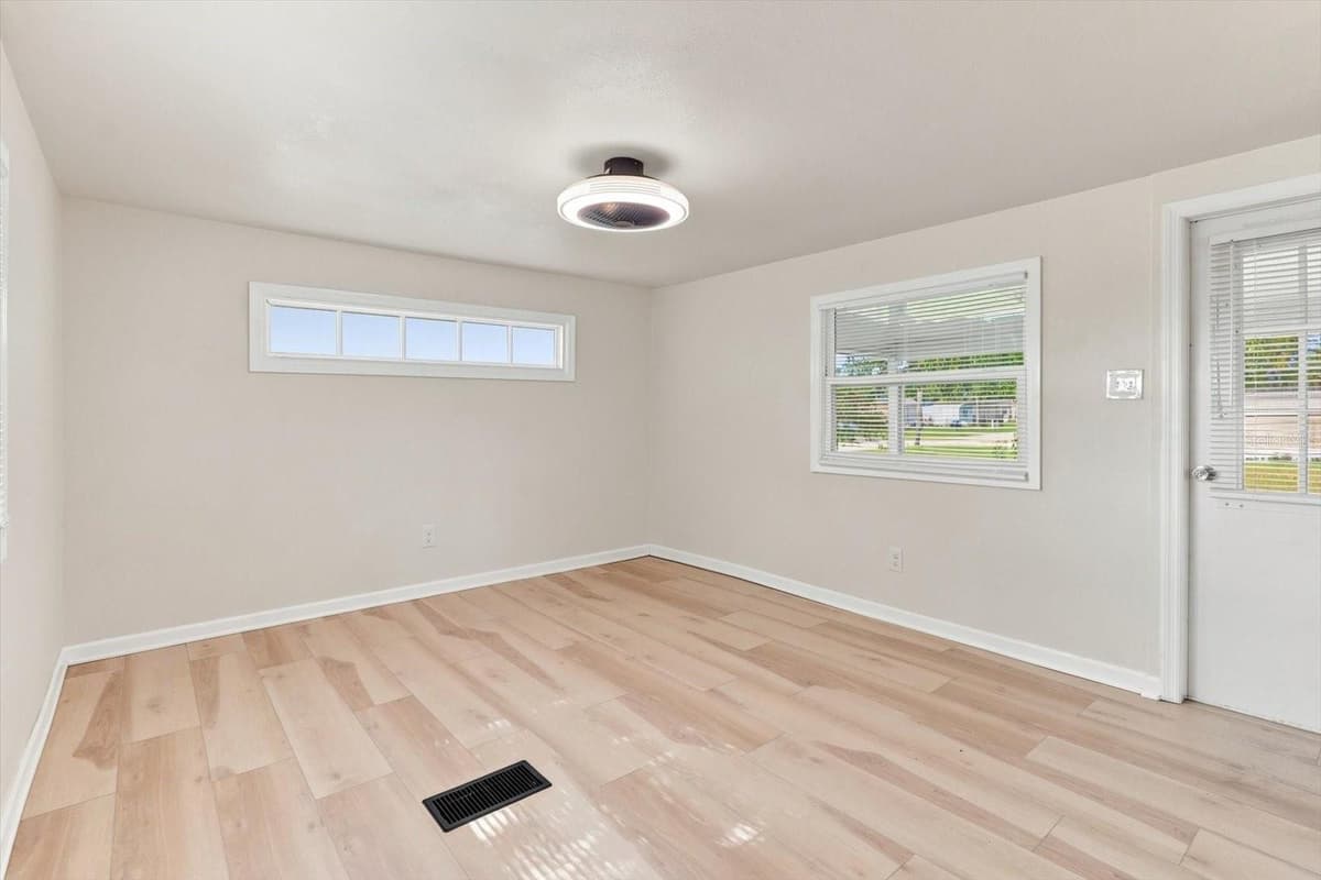 16137 LAUDERDALE STREET — photo 15 of 45