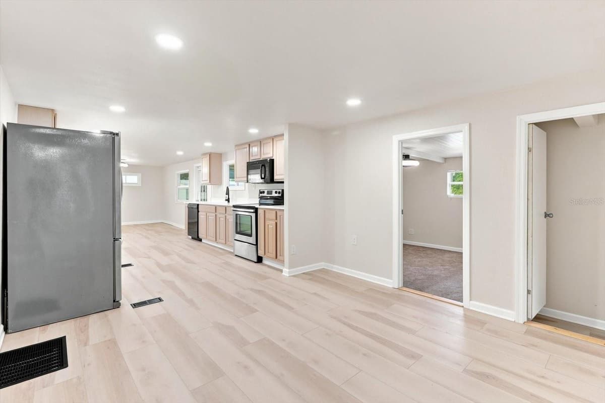16137 LAUDERDALE STREET — photo 27 of 45