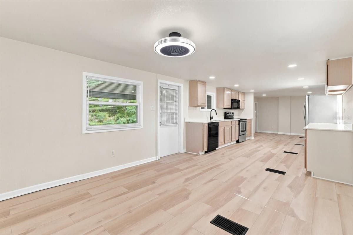 16137 LAUDERDALE STREET — photo 18 of 45
