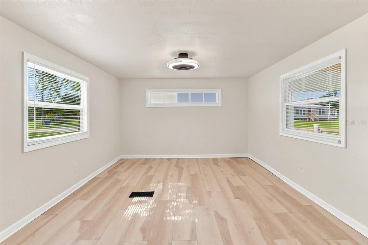 16137 LAUDERDALE STREET — photo 16 of 45