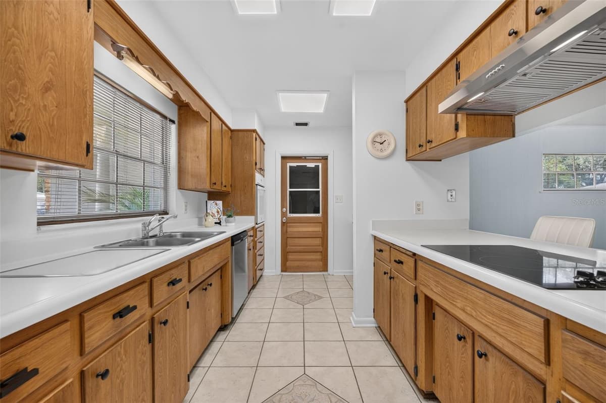 2453 WORTHINGTON ROAD — photo 6 of 34