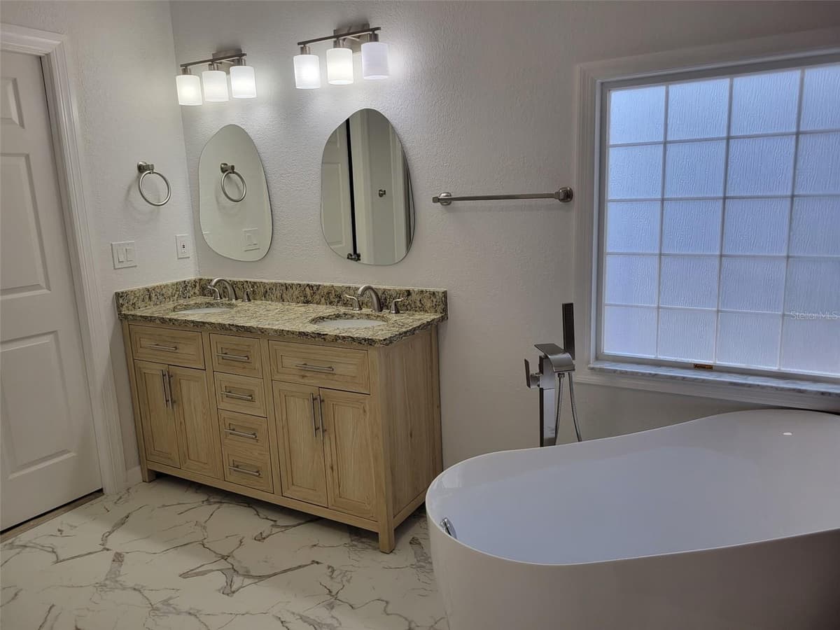 7597 BRUTUS AVENUE — photo 13 of 82