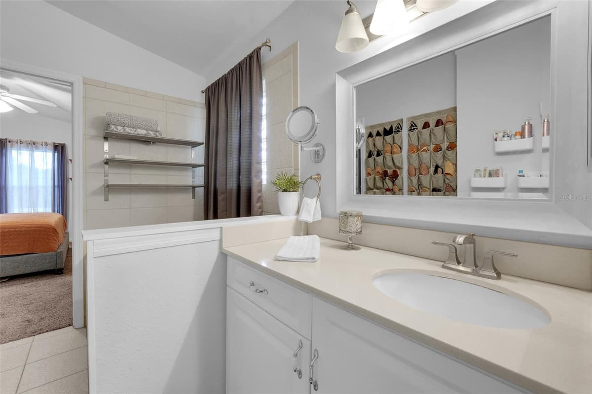 130 W 8TH ST — photo 13 of 24