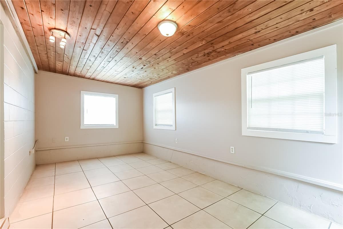 6529 PRECOURT DRIVE — photo 21 of 25