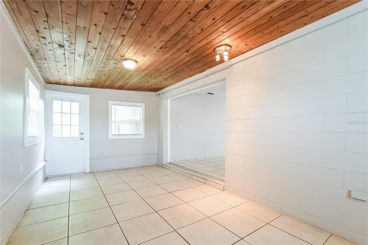 6529 PRECOURT DRIVE — photo 10 of 25