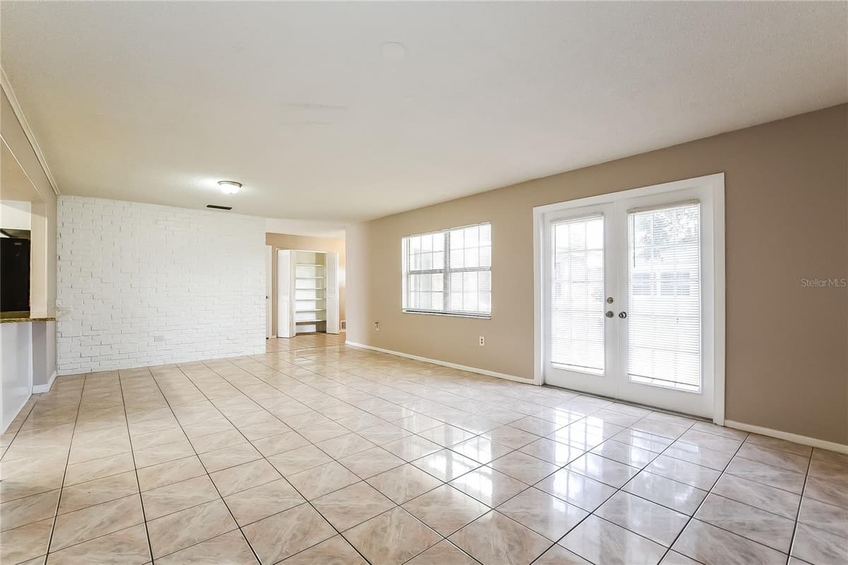 6529 PRECOURT DRIVE — photo 4 of 25