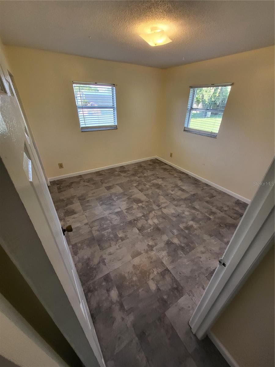 2620 HOWARD STREET — photo 18 of 27