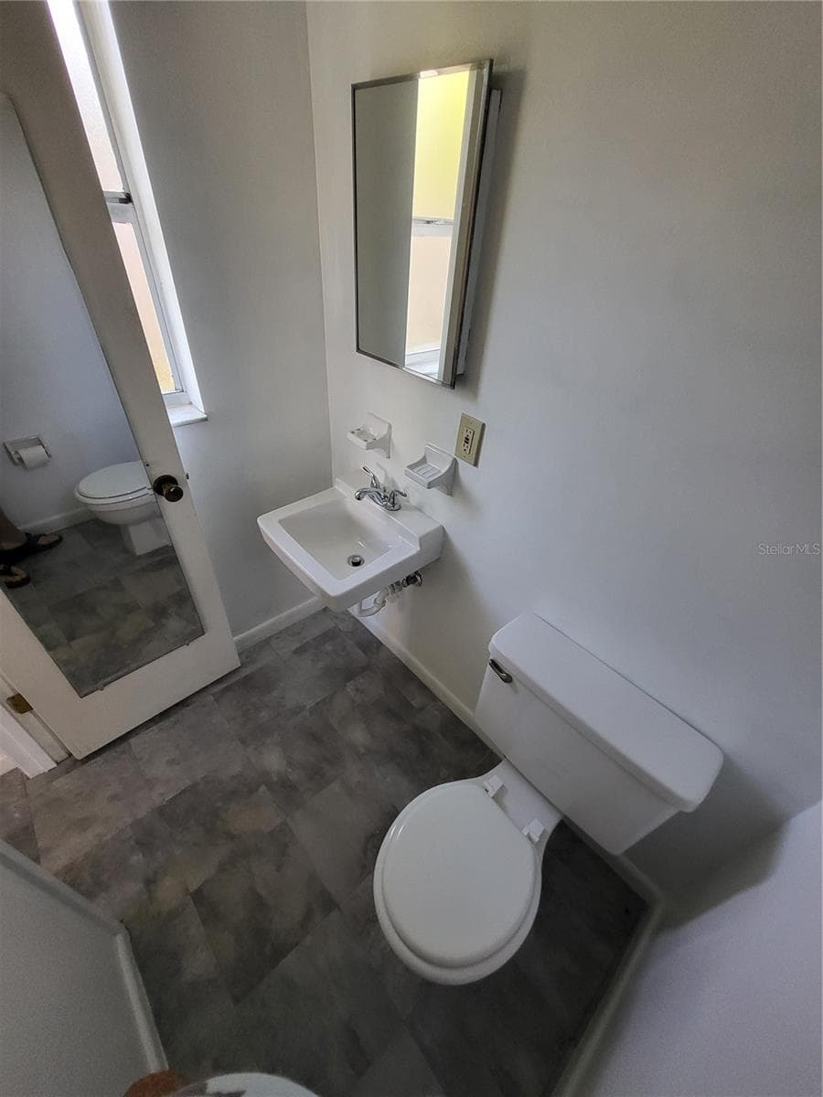 2620 HOWARD STREET — photo 22 of 27