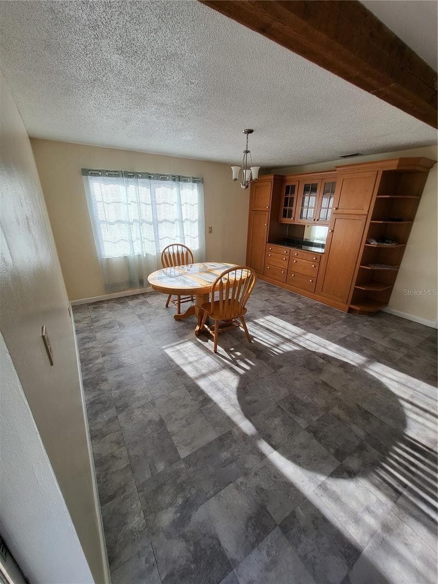 2620 HOWARD STREET — photo 11 of 27