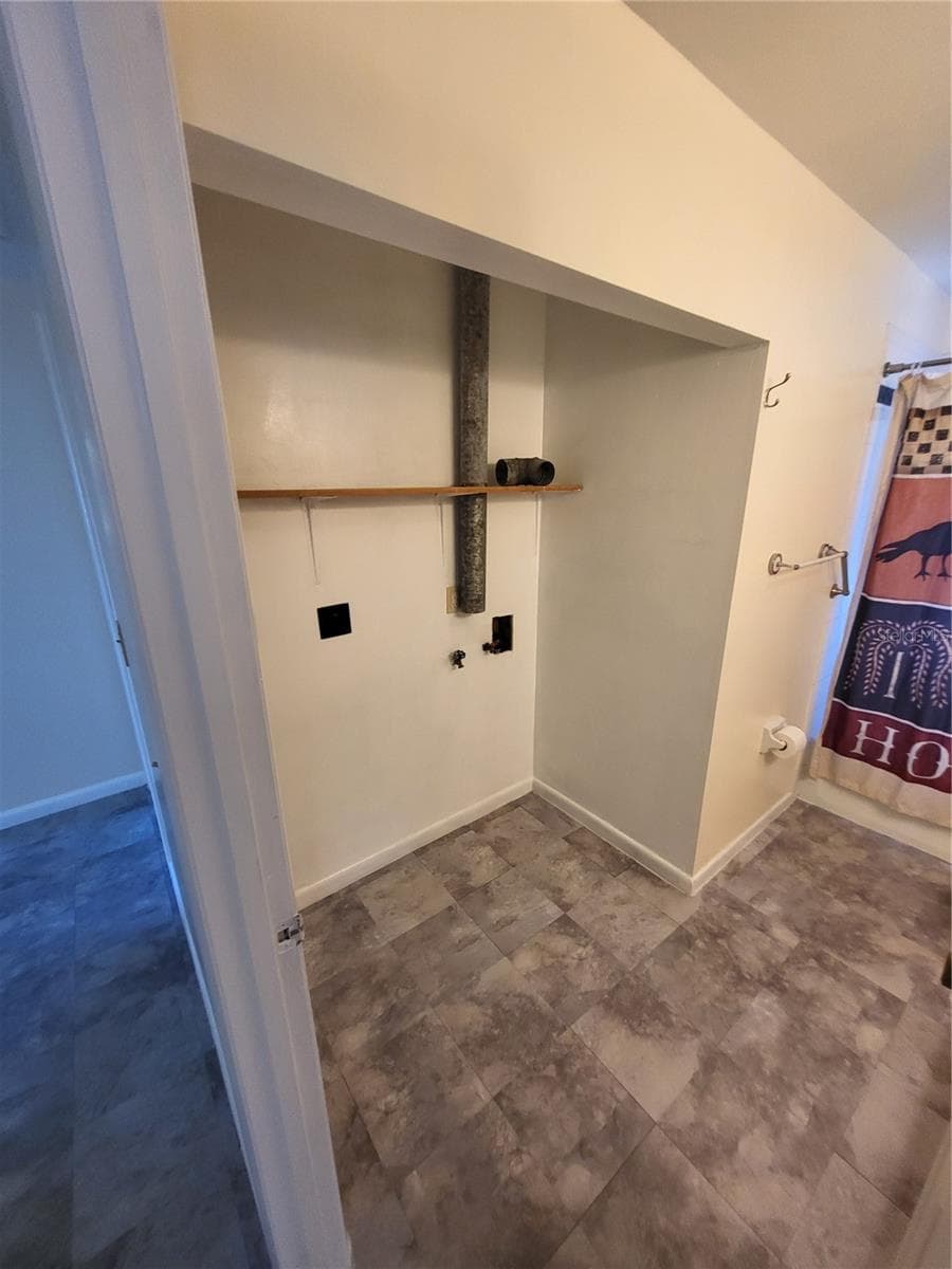 2620 HOWARD STREET — photo 17 of 27