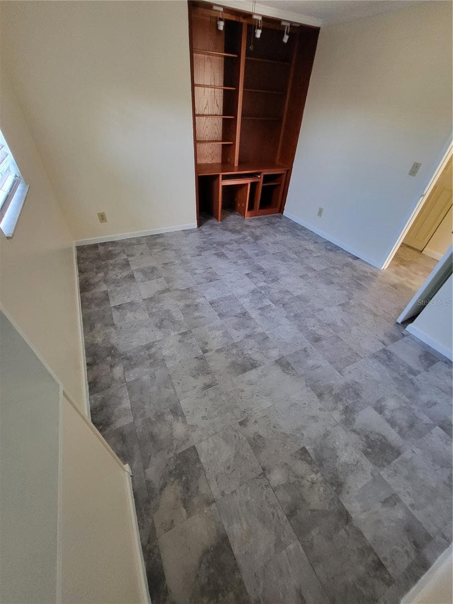 2620 HOWARD STREET — photo 15 of 27
