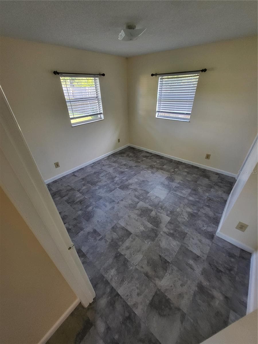 2620 HOWARD STREET — photo 20 of 27