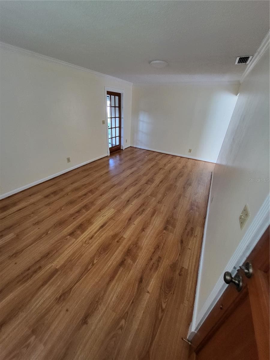 2620 HOWARD STREET — photo 6 of 27