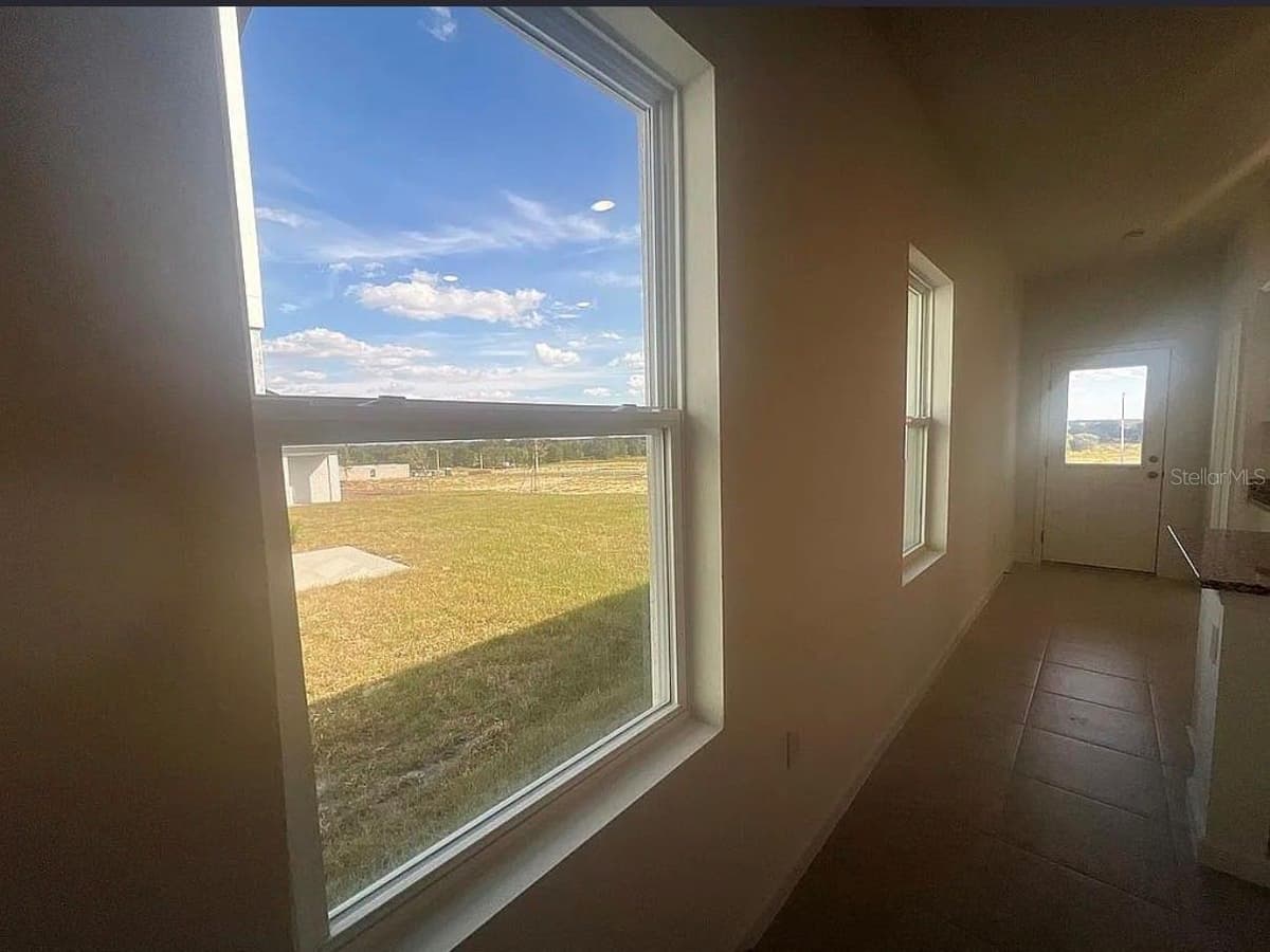 2880 POPPY AVENUE — photo 3 of 15
