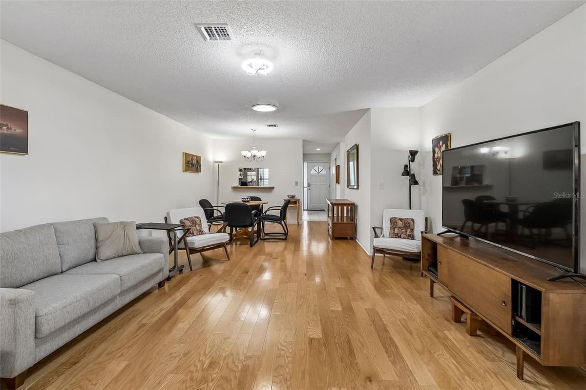290 PARADISE BOULEVARD — photo 5 of 20