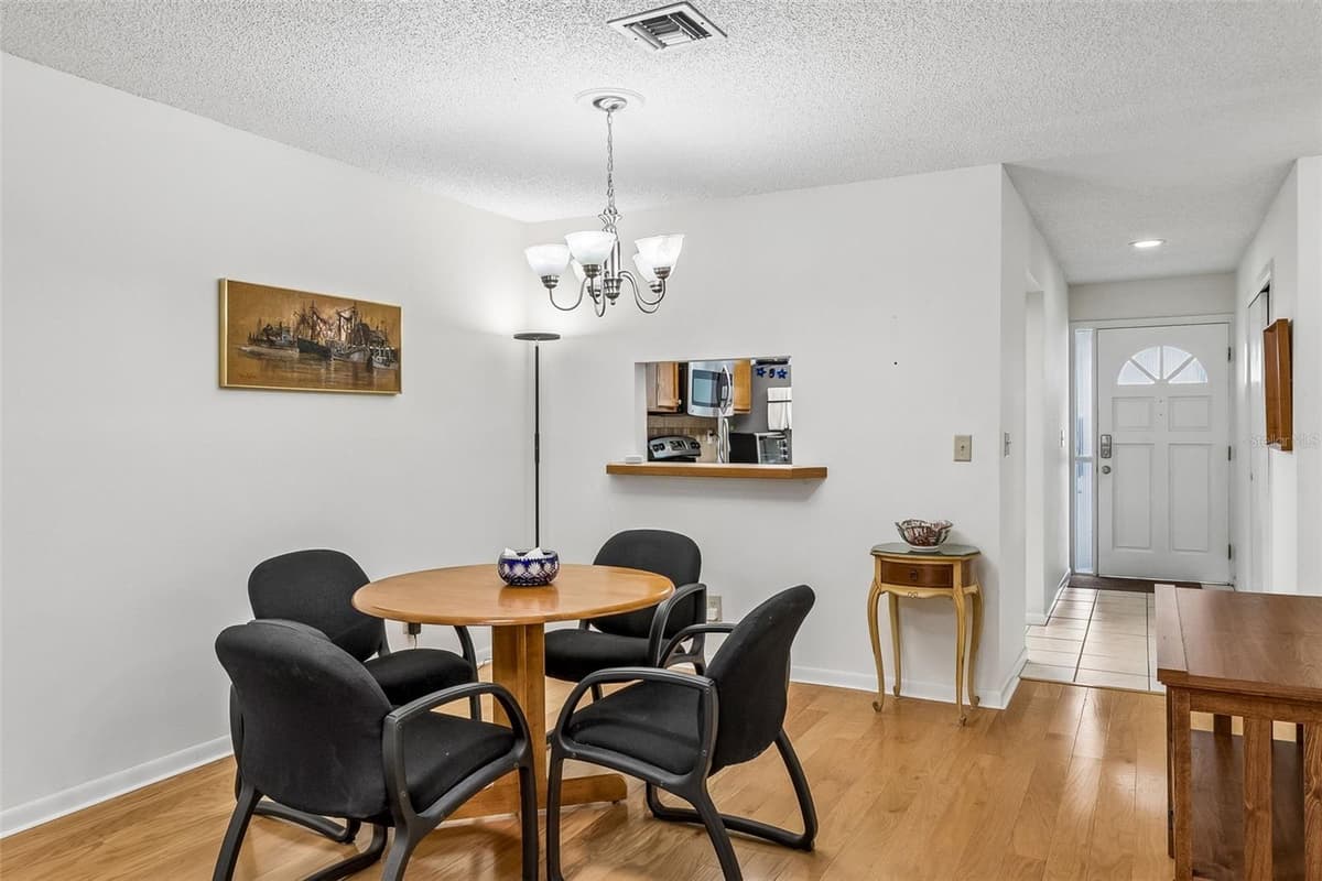 290 PARADISE BOULEVARD — photo 10 of 20