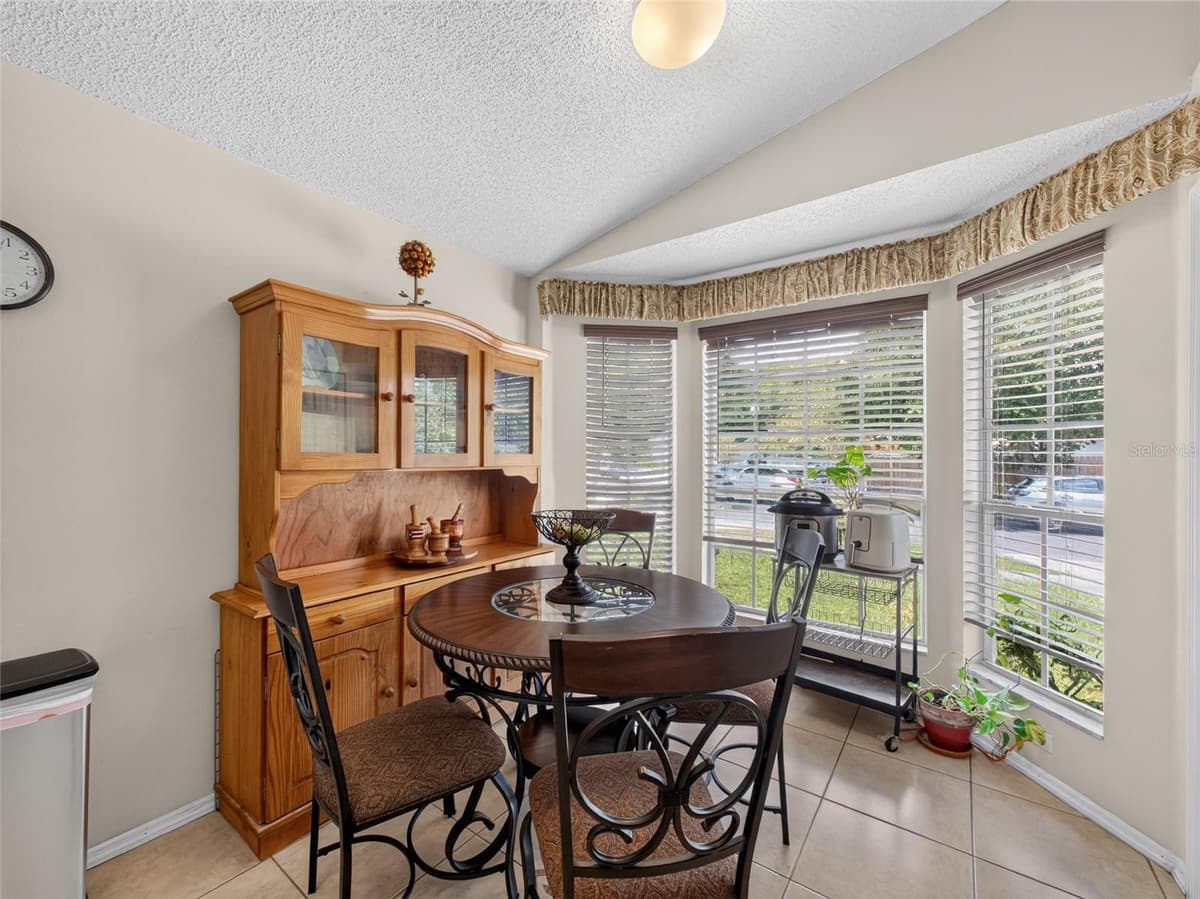 10225 CODY LANE — photo 5 of 23