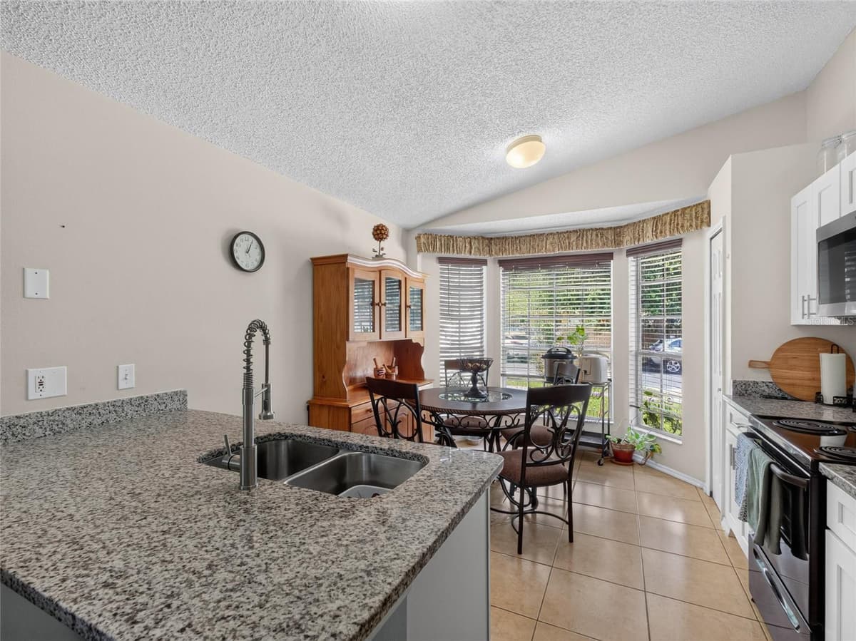 10225 CODY LANE — photo 4 of 23