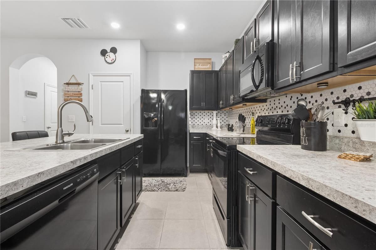 417 NEWMONT CIRCLE — photo 10 of 42