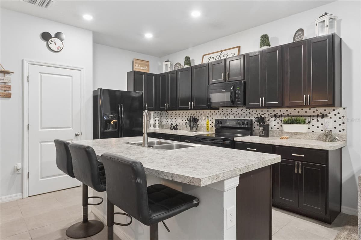 417 NEWMONT CIRCLE — photo 8 of 42