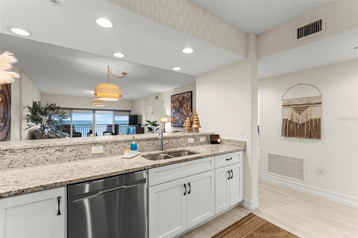 1805 RIVERSIDE DRIVE — photo 10 of 56