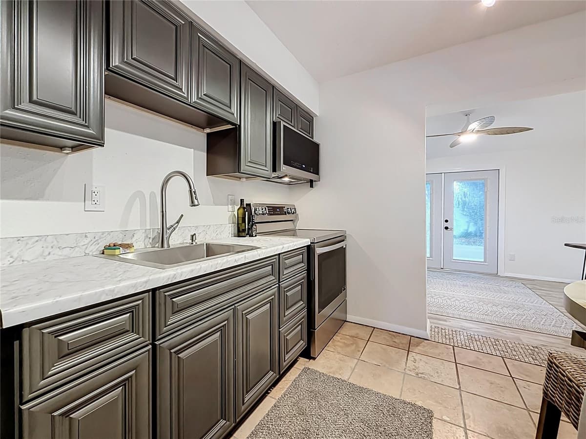 2149 RIVIERA DRIVE — photo 7 of 37