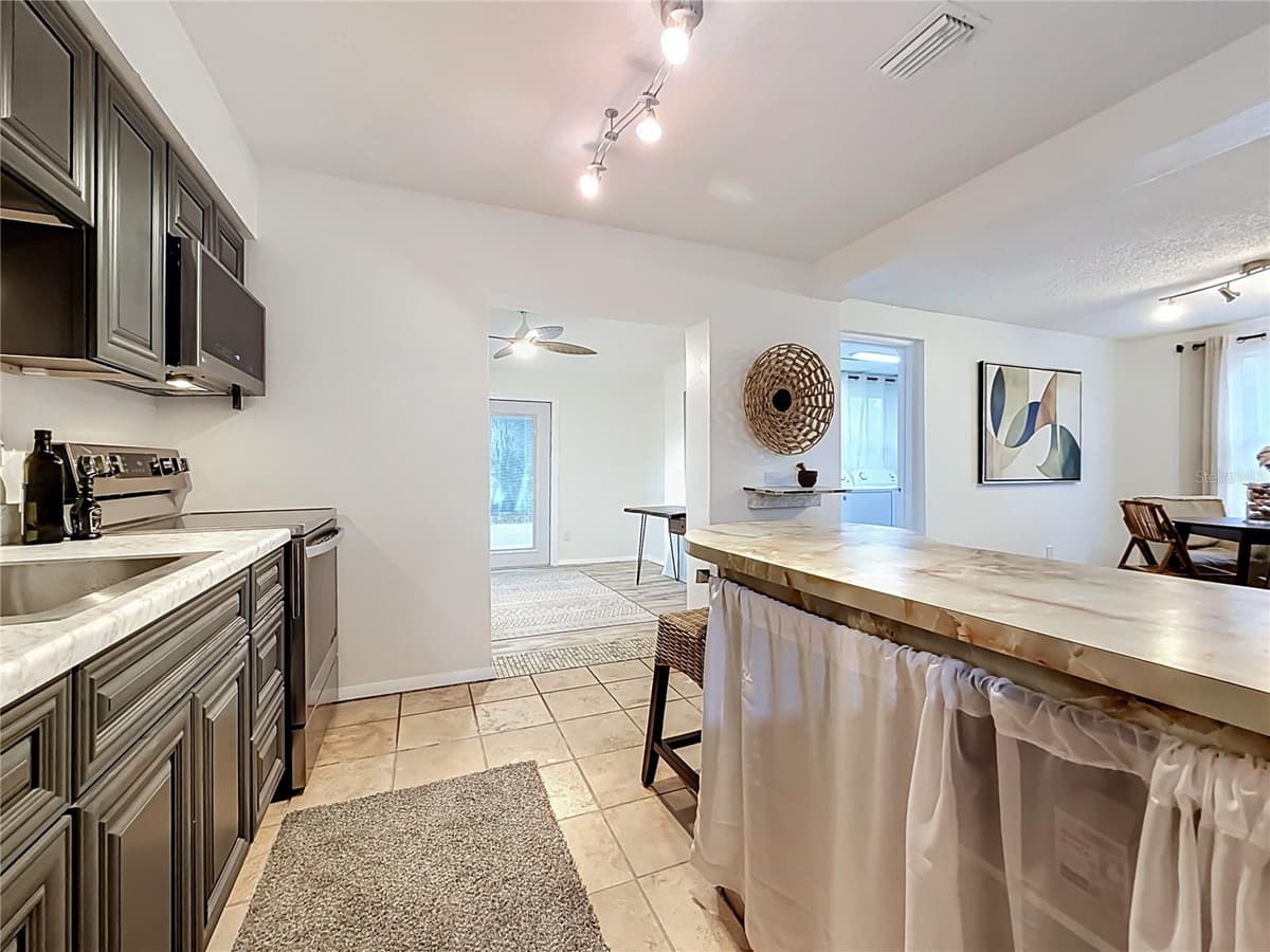 2149 RIVIERA DRIVE — photo 10 of 37