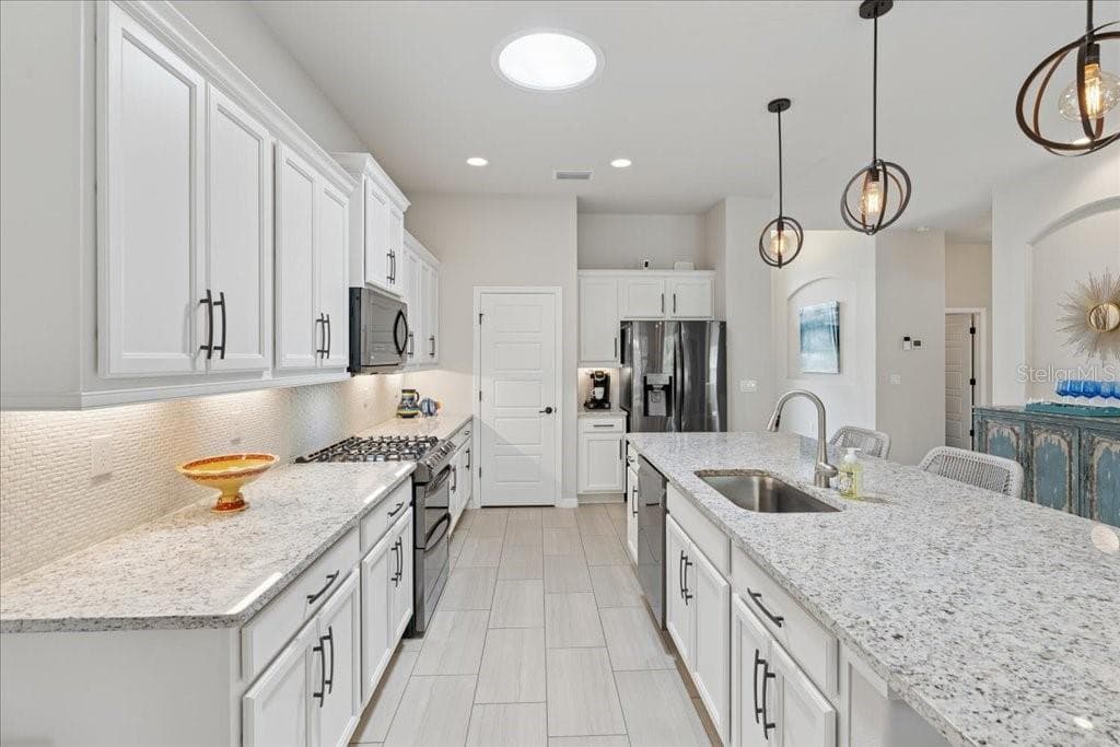 45 GRAHAM WOODS PLACE — photo 13 of 43