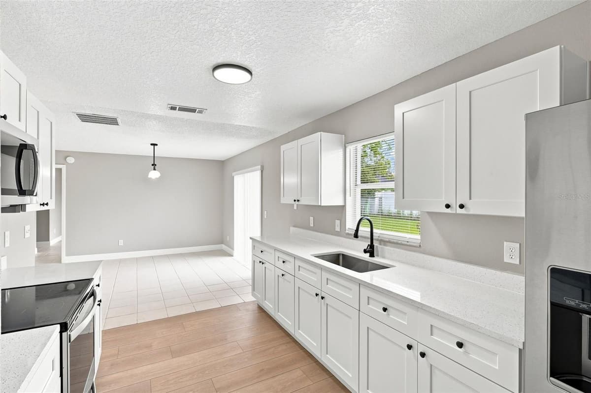 519 FLORAL DRIVE — photo 15 of 38
