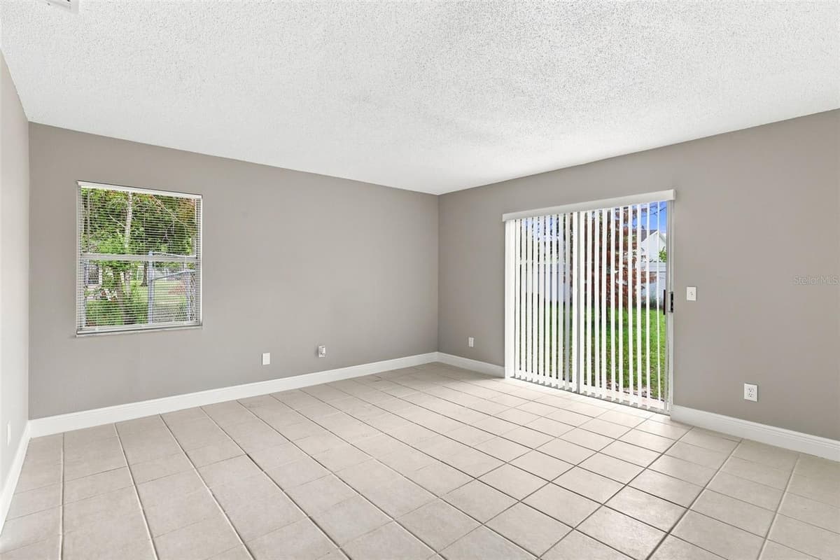 519 FLORAL DRIVE — photo 10 of 38