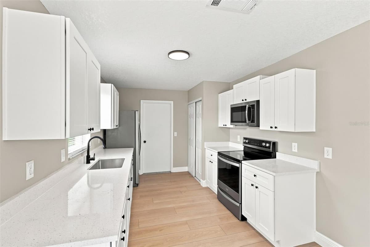 519 FLORAL DRIVE — photo 14 of 38