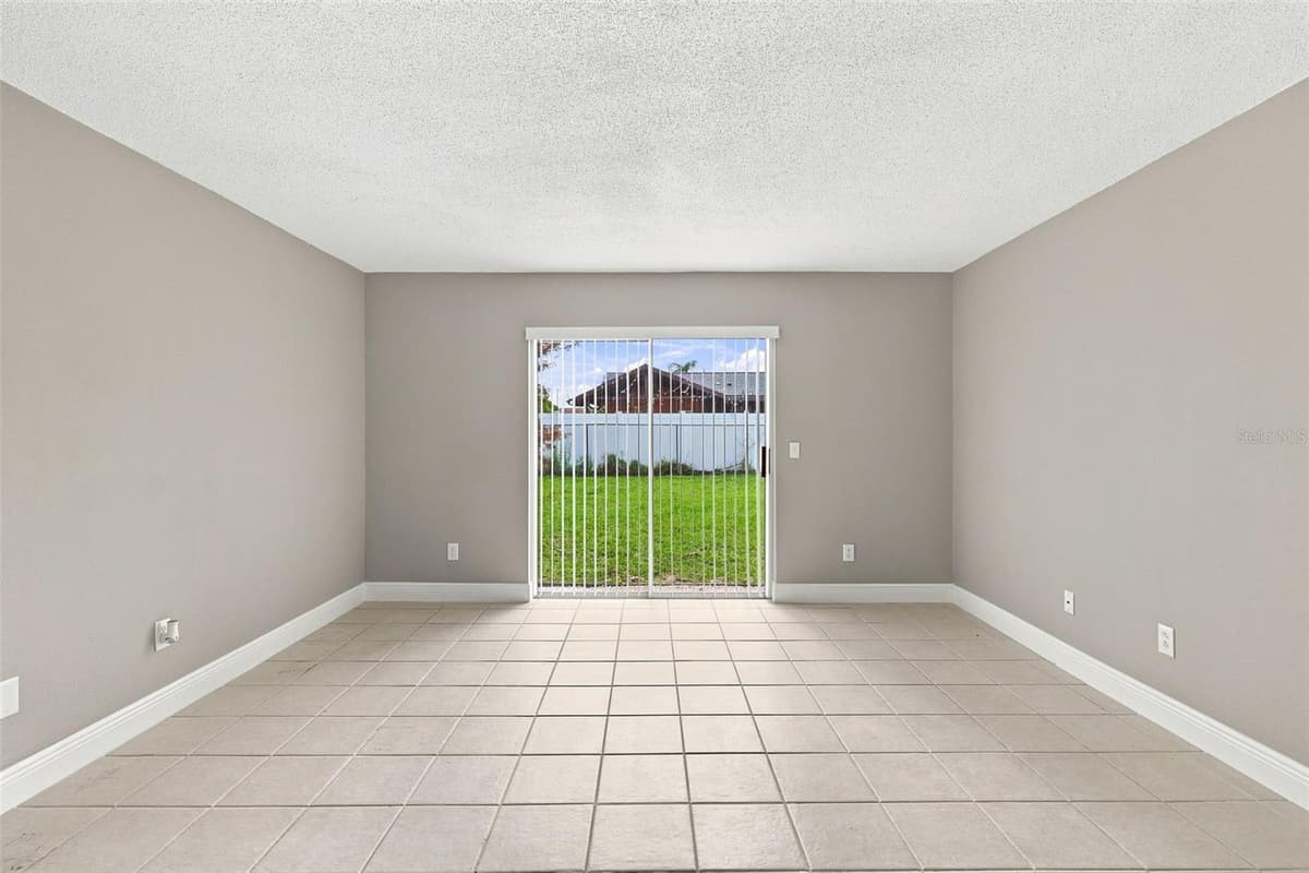519 FLORAL DRIVE — photo 11 of 38