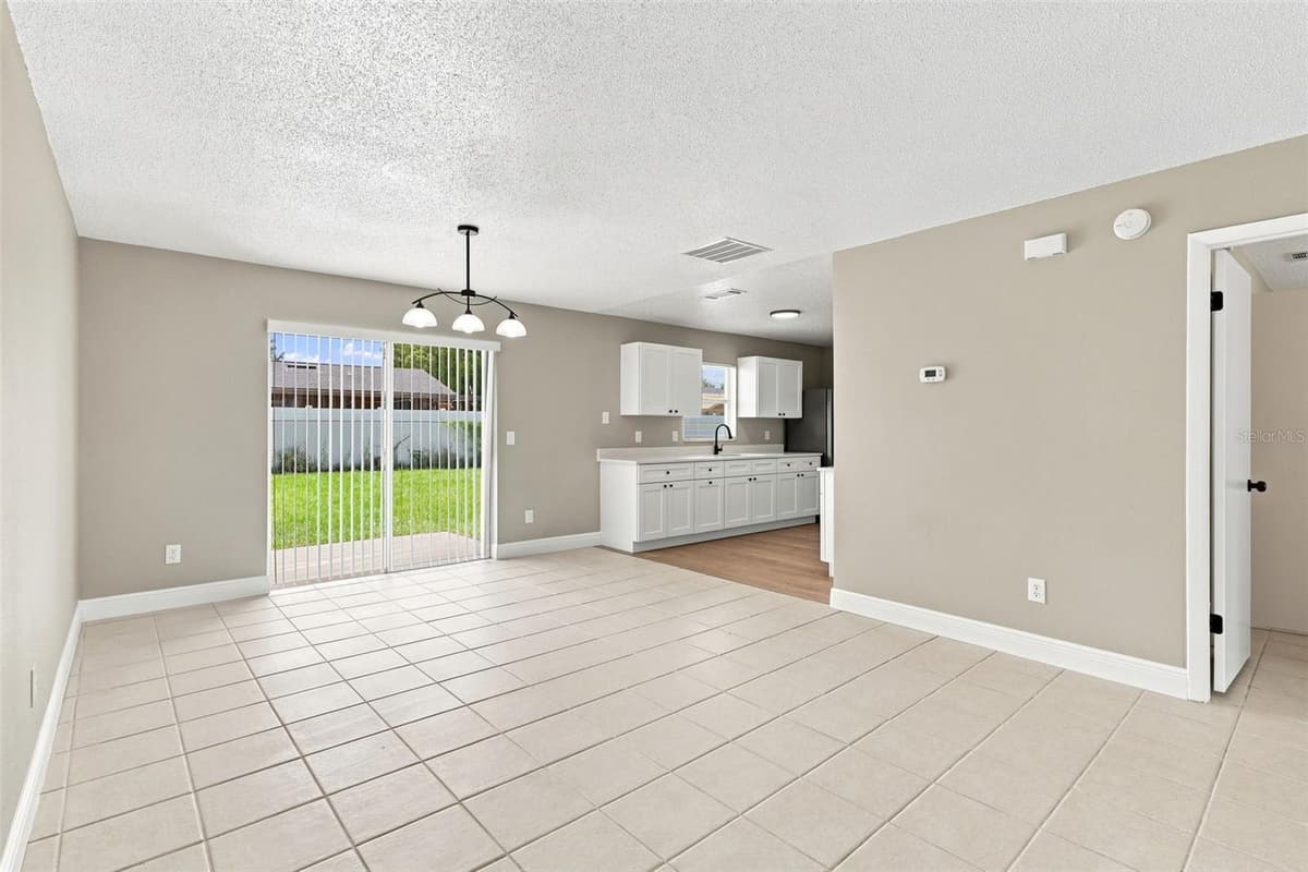 519 FLORAL DRIVE — photo 7 of 38