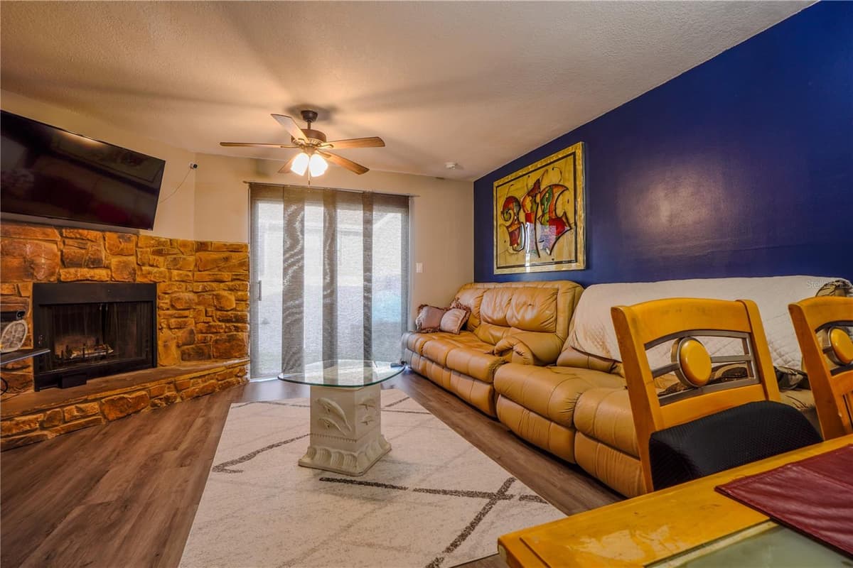 104 HIDDEN ARBOR COURT — photo 4 of 11