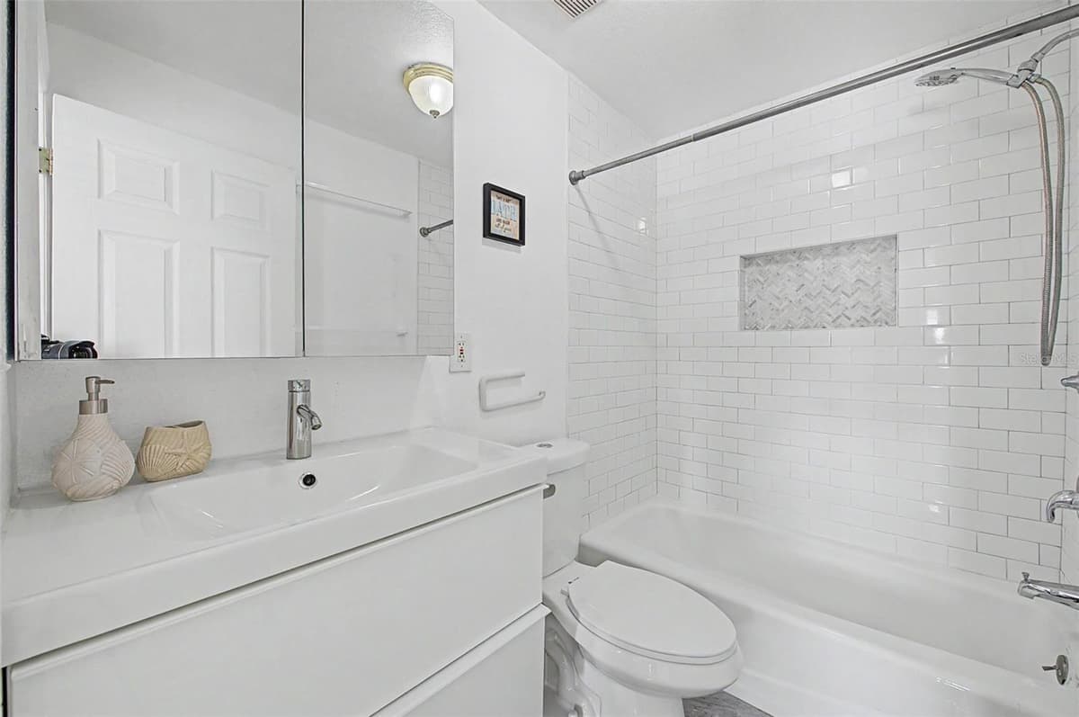 6704 GABRIELLE STREET — photo 12 of 25
