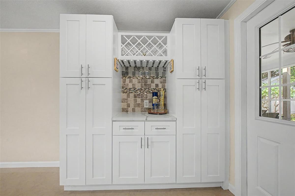 6704 GABRIELLE STREET — photo 8 of 25