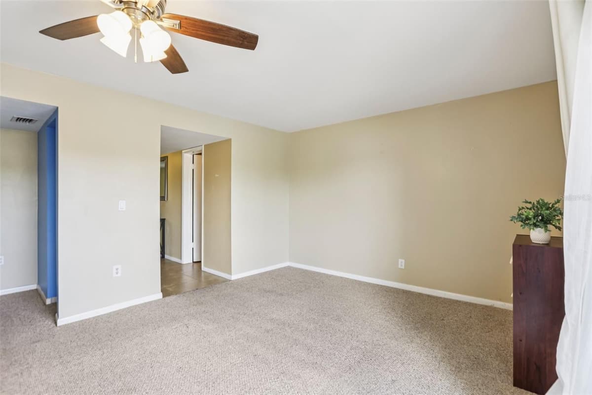 6325 NEWTOWN CIRCLE — photo 13 of 58