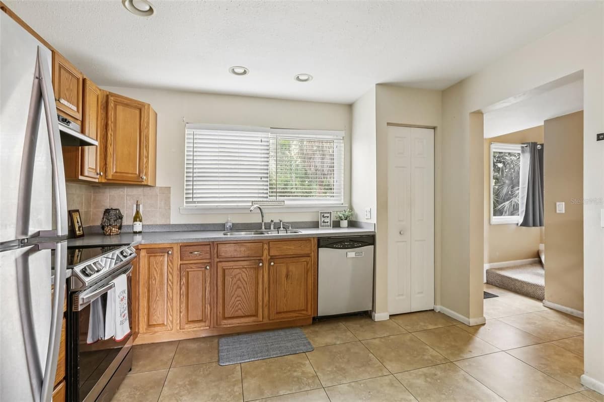 6325 NEWTOWN CIRCLE — photo 20 of 58