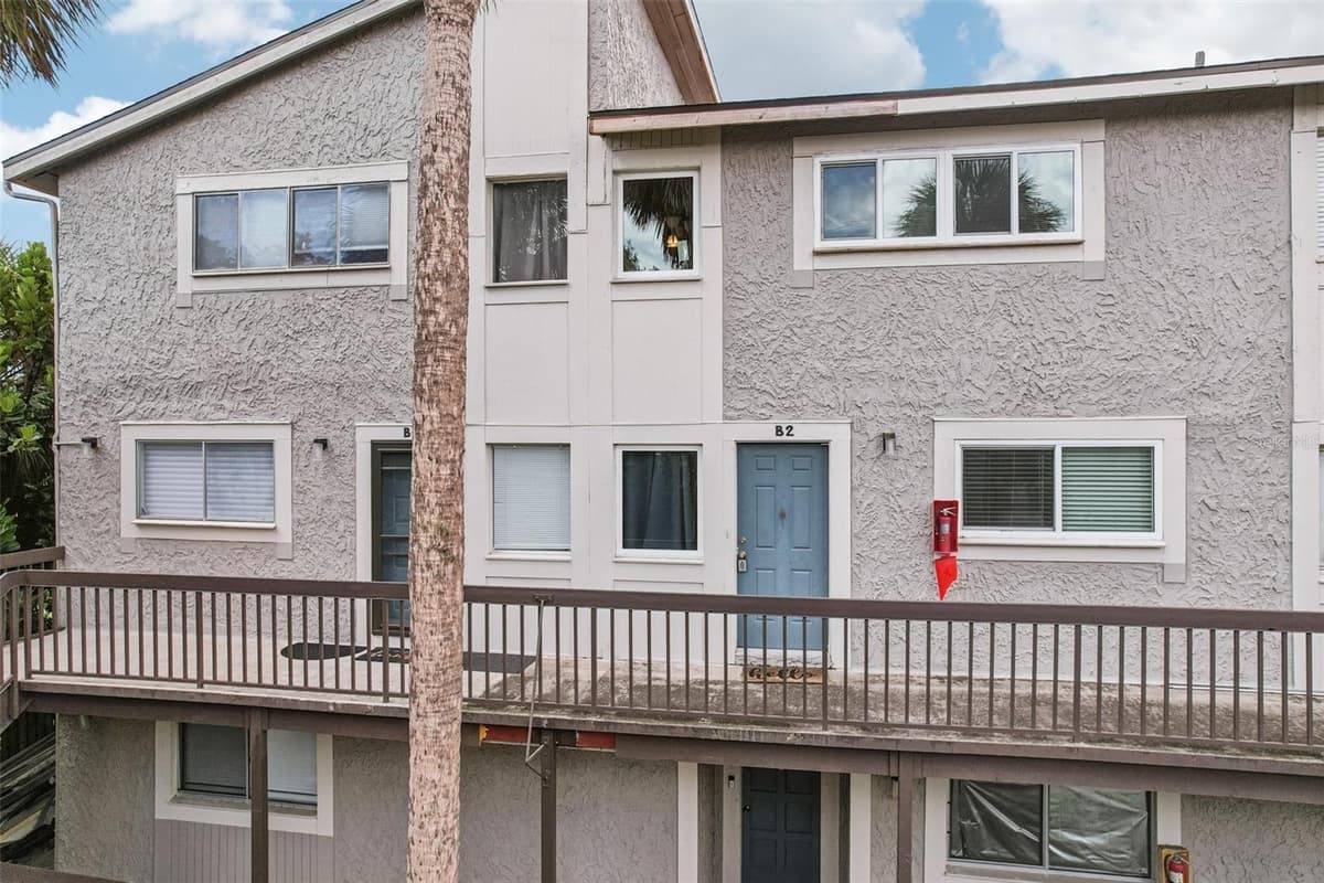 6325 NEWTOWN CIRCLE — photo 45 of 58