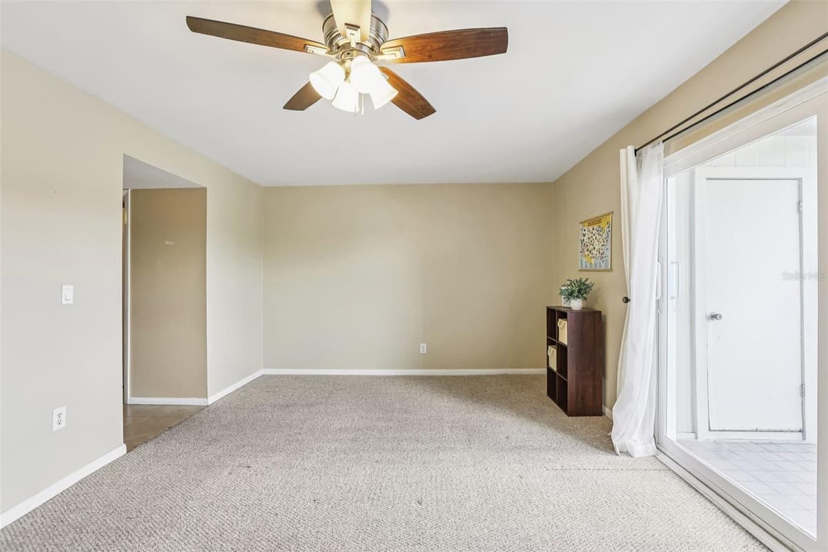 6325 NEWTOWN CIRCLE — photo 12 of 58