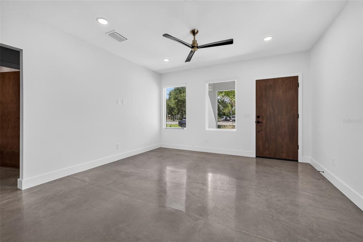 2580 11TH AVENUE — photo 7 of 29