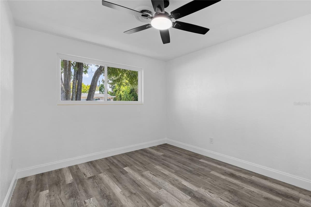 1259 SCOTTSDALE DRIVE — photo 18 of 23