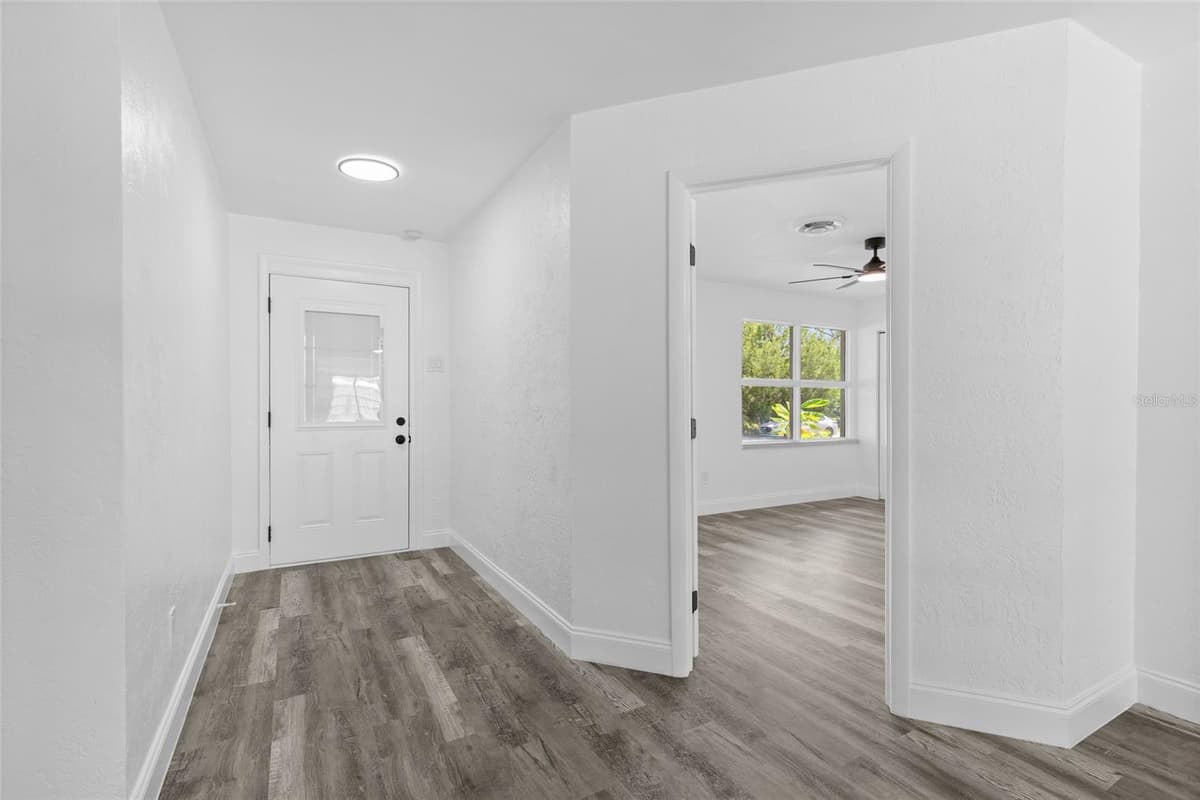 1259 SCOTTSDALE DRIVE — photo 10 of 23