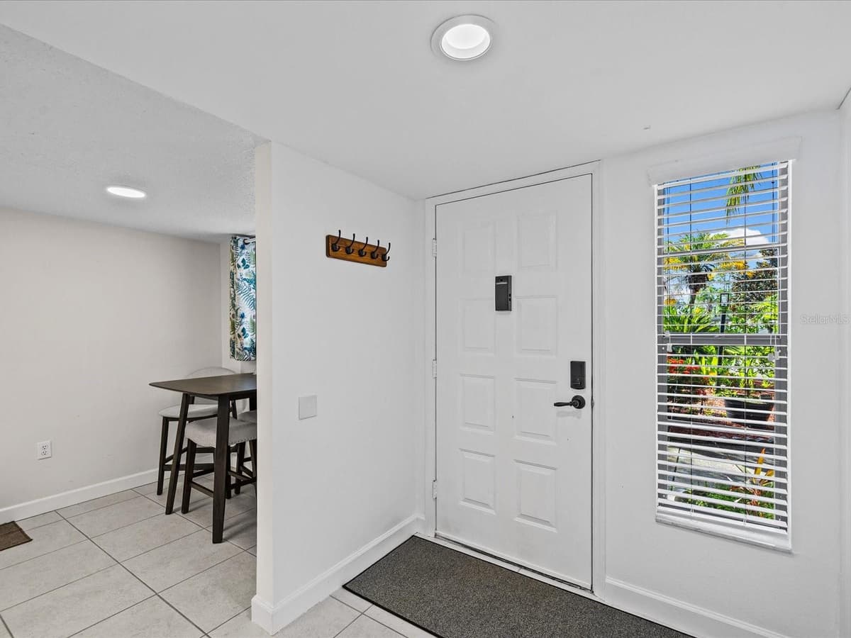 7719 COSME DRIVE — photo 5 of 54